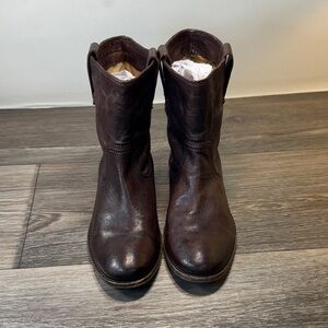 Frye Dark Brown Leather Boots woman’s size 6.5 (j15)